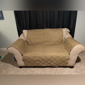 Loveseat couch protective cover for pets